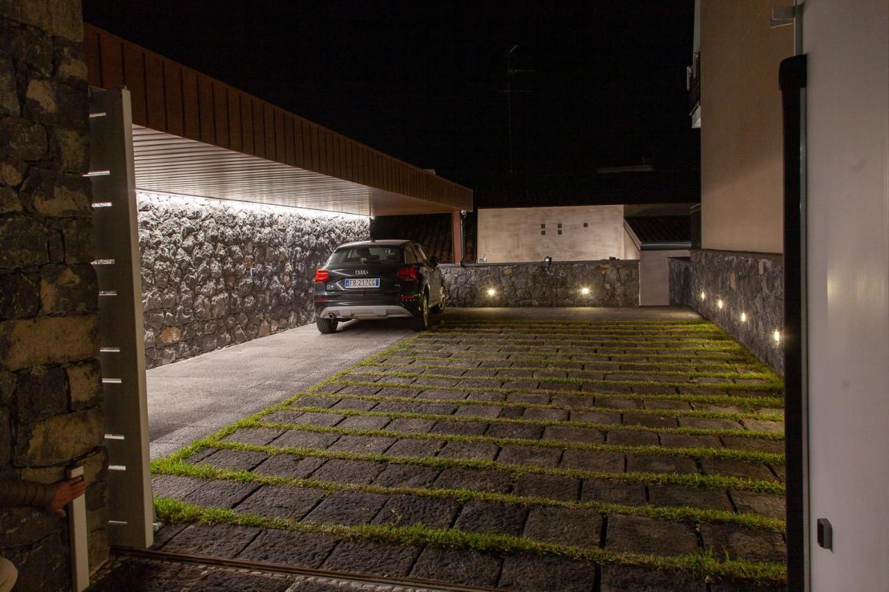 Апарт готель Mori Siciliani House Ачі-Кастелло Екстер'єр фото